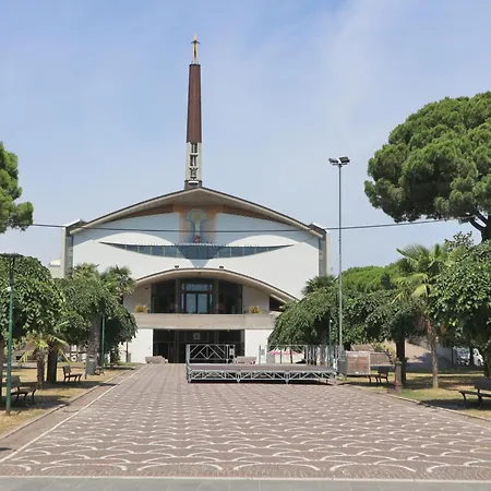 La Torre Sabbiadoro ליגננו סביאדורו