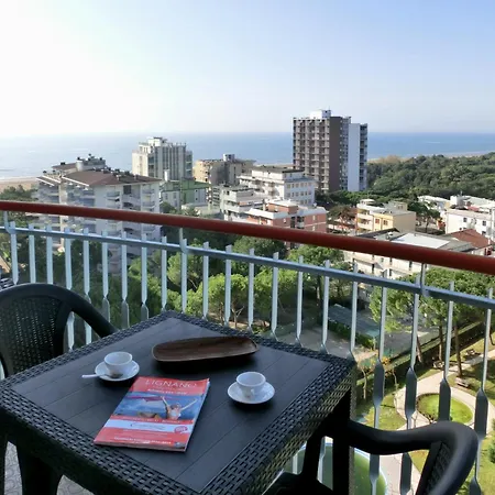 La Torre Sabbiadoro Apartment *